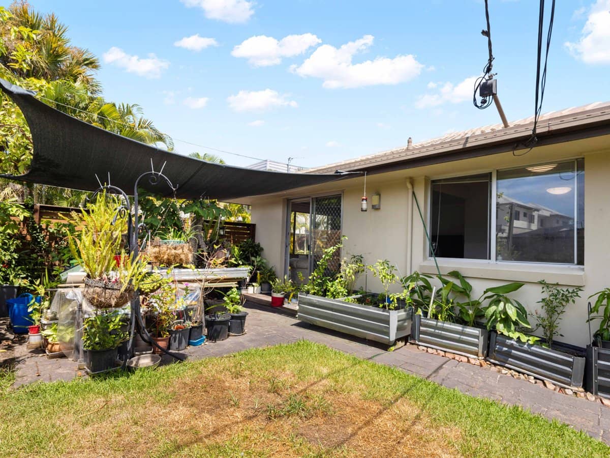 38 Howard Street, RUNAWAY BAY - Thumbnail 13