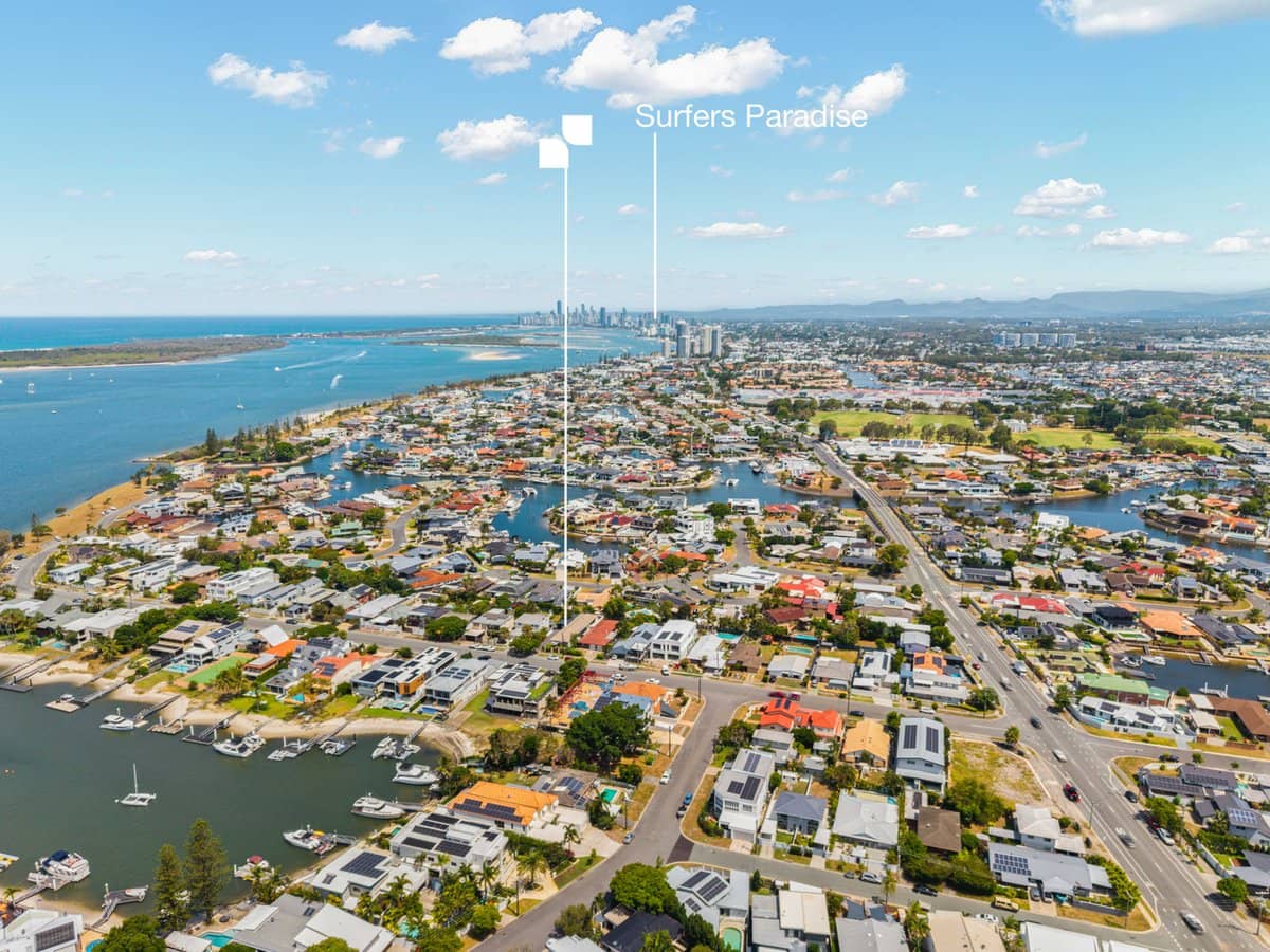 38 Howard Street, RUNAWAY BAY - Thumbnail 14