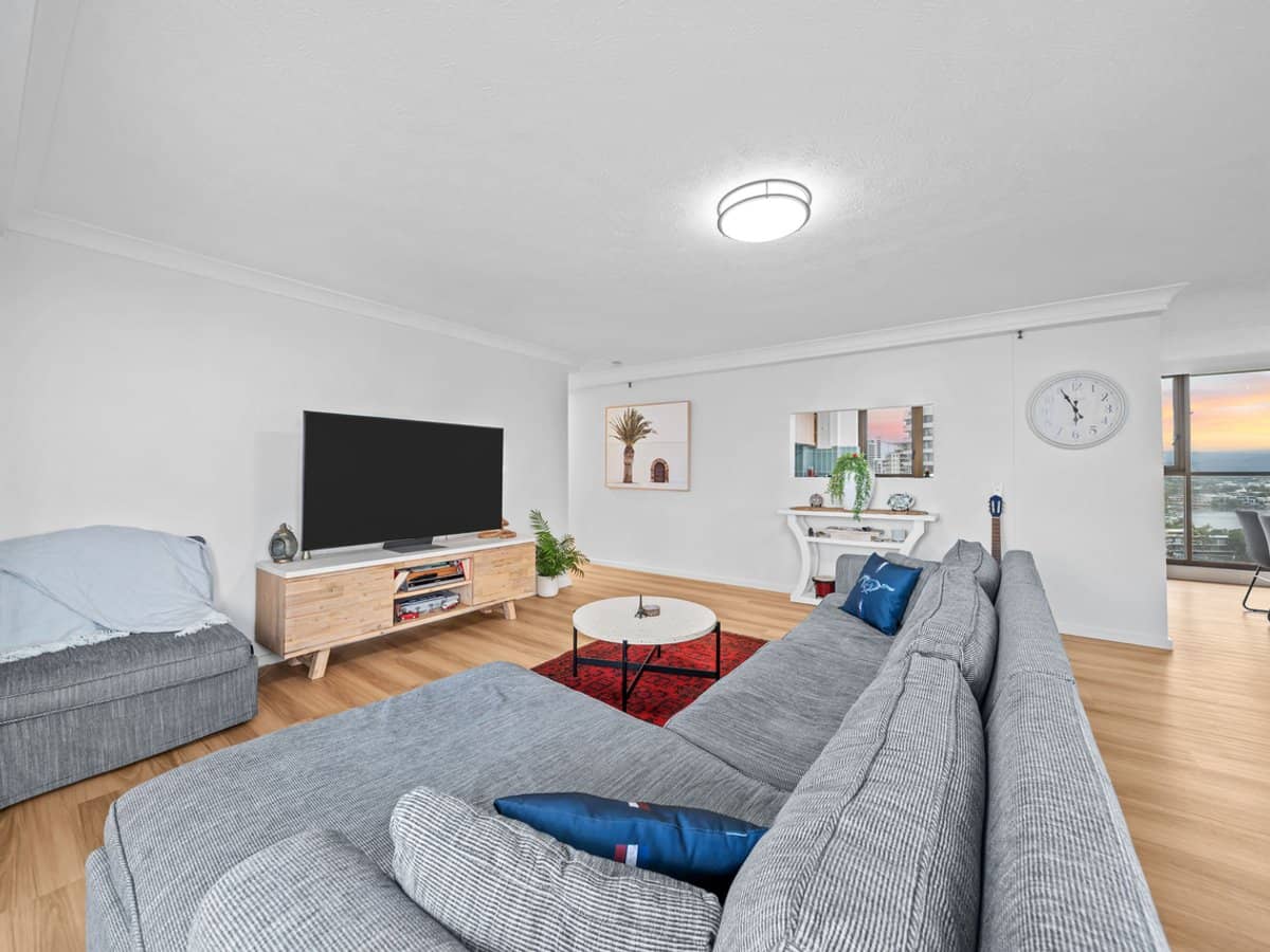 4 Thornton Street, Surfers Paradise - Thumbnail 17