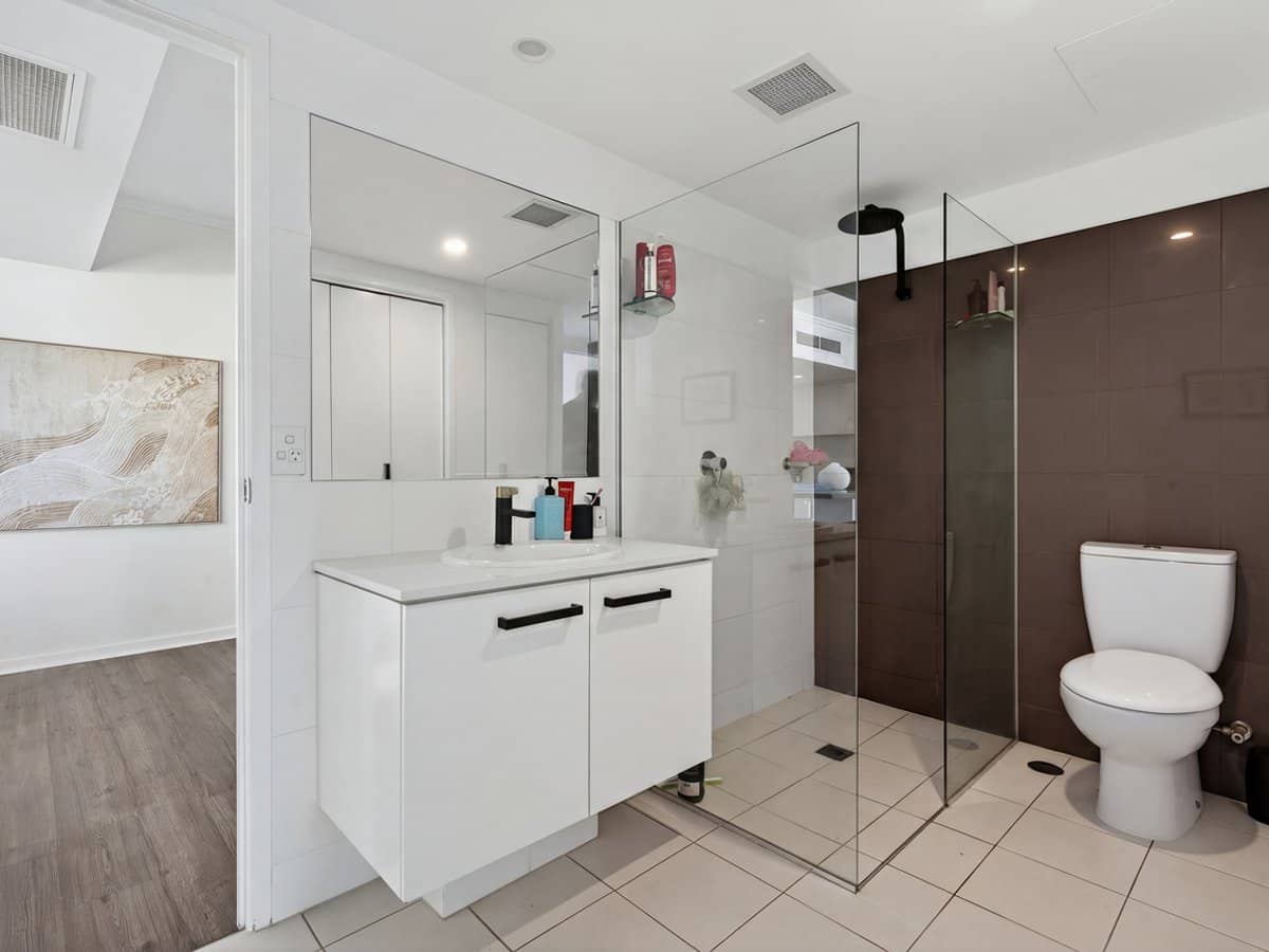 25-29 Surf Parade, BROADBEACH - Thumbnail 15