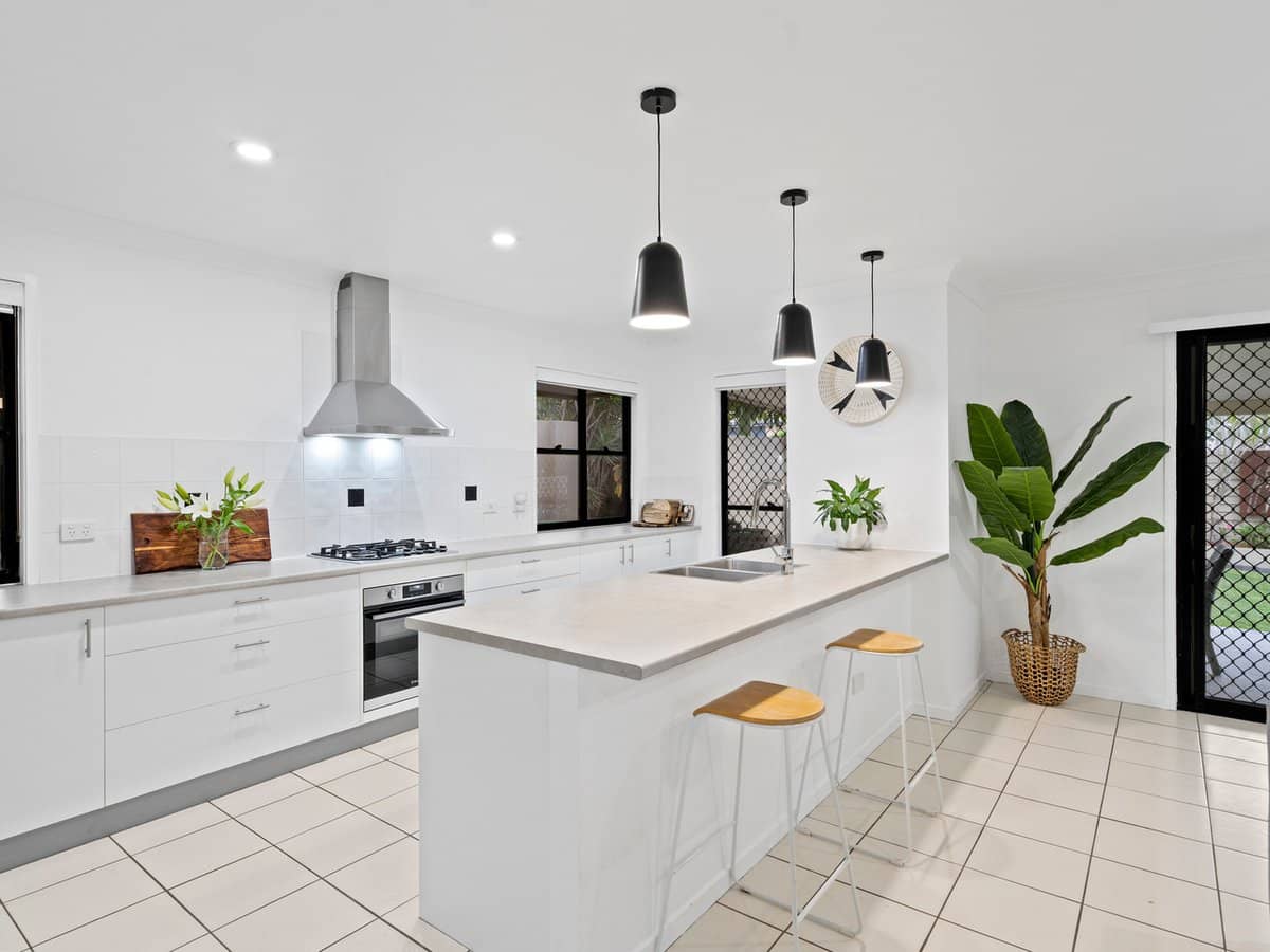 19 Ridgecrop Street, UPPER COOMERA - Thumbnail 10