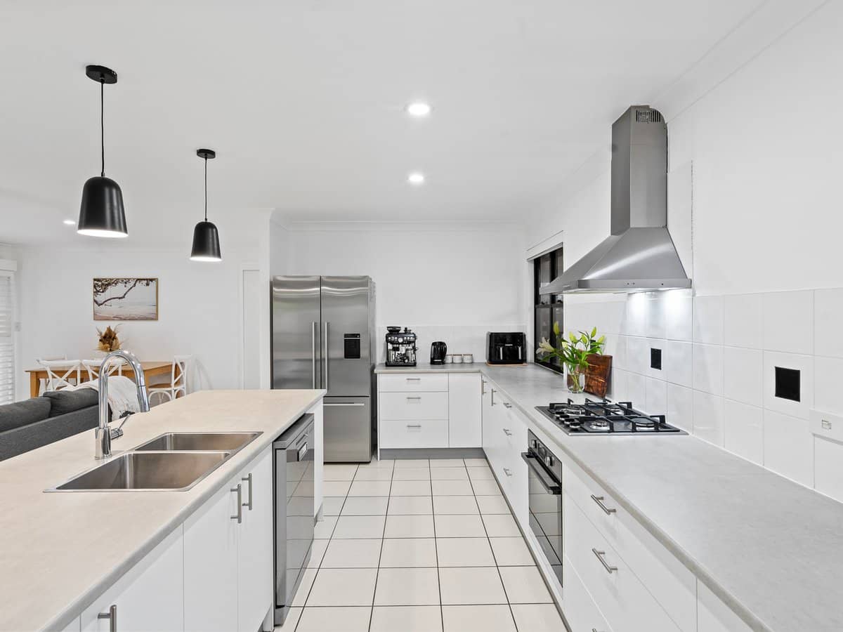 19 Ridgecrop Street, UPPER COOMERA - Thumbnail 11