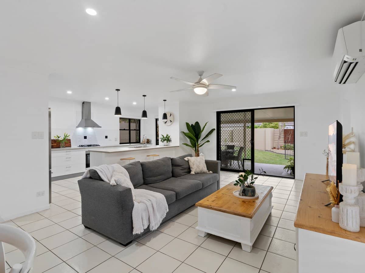 19 Ridgecrop Street, UPPER COOMERA - Thumbnail 17