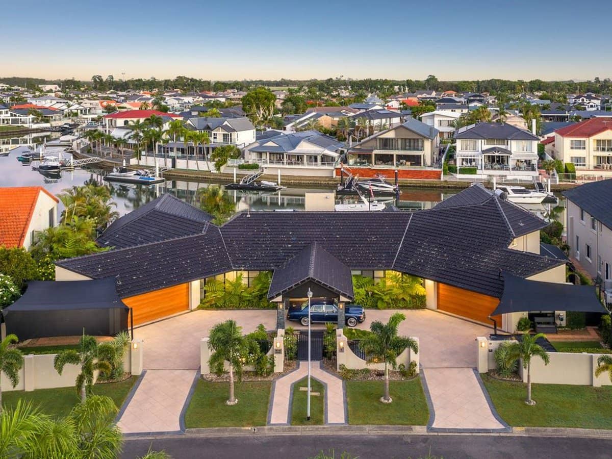 40-42 Midnight Court, Runaway Bay - Thumbnail 1