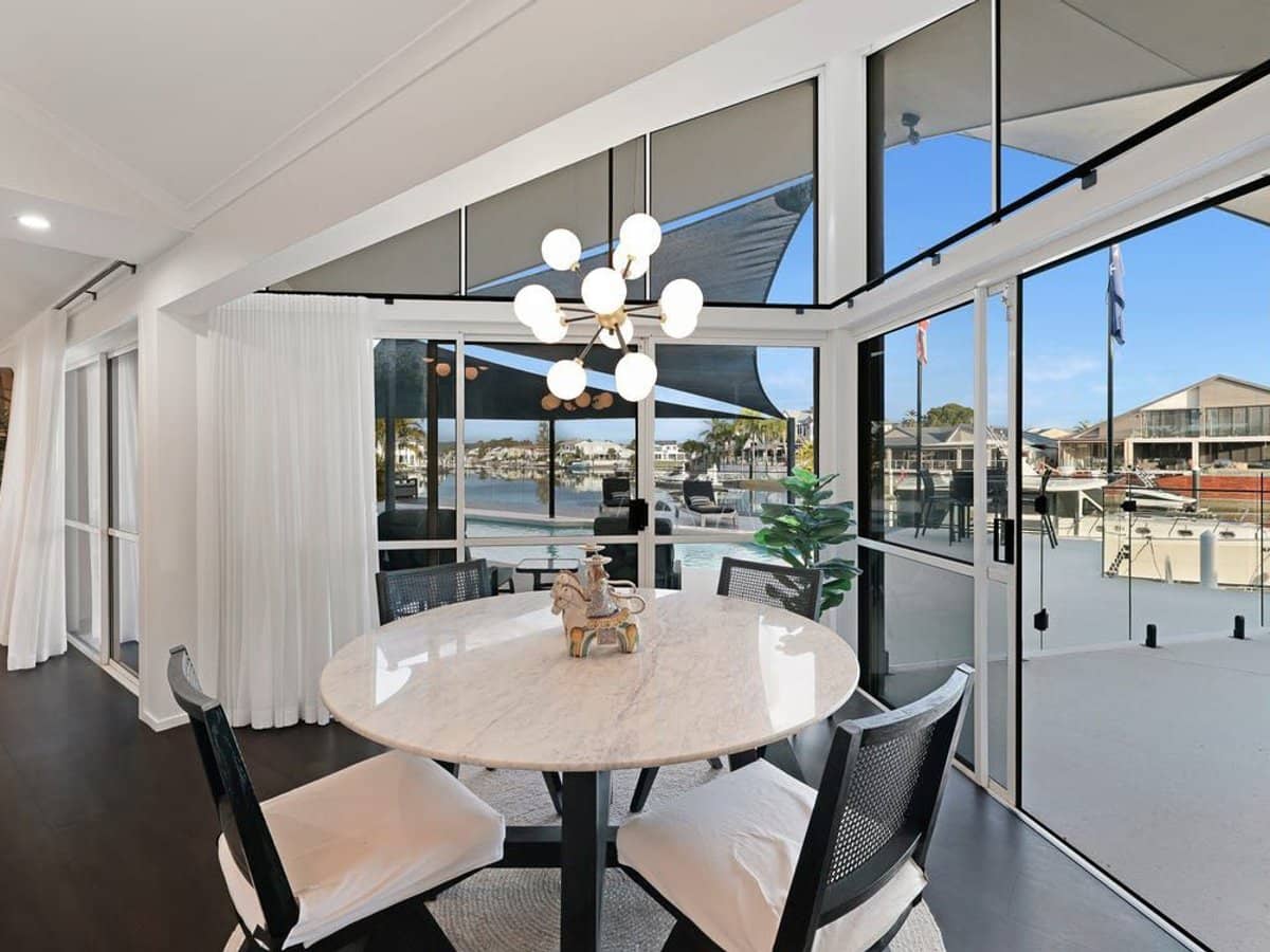 40-42 Midnight Court, Runaway Bay - Thumbnail 7