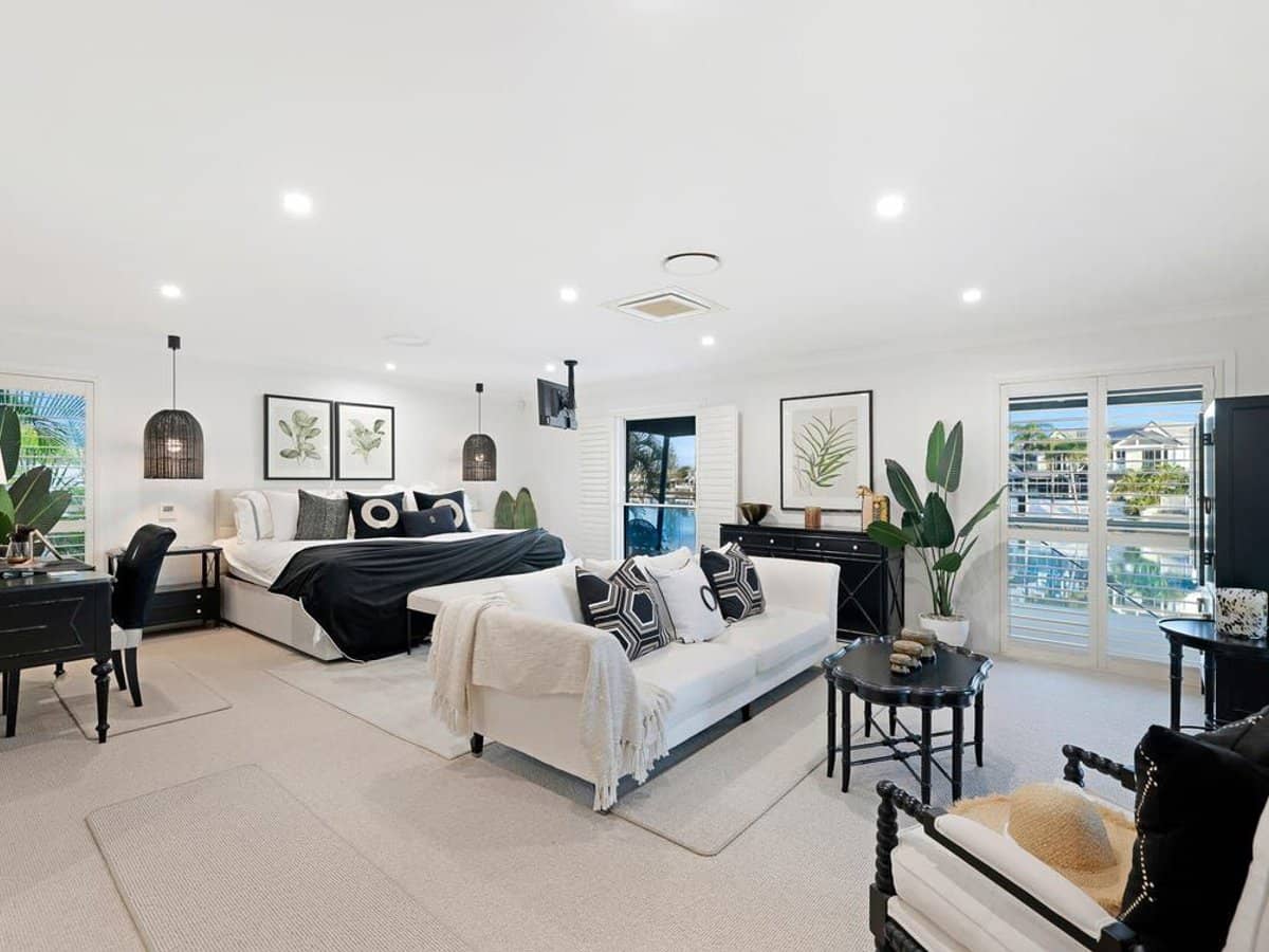 40-42 Midnight Court, Runaway Bay - Thumbnail 12