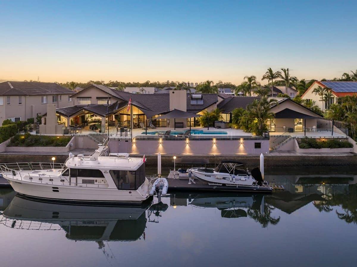 40-42 Midnight Court, Runaway Bay - Thumbnail 24