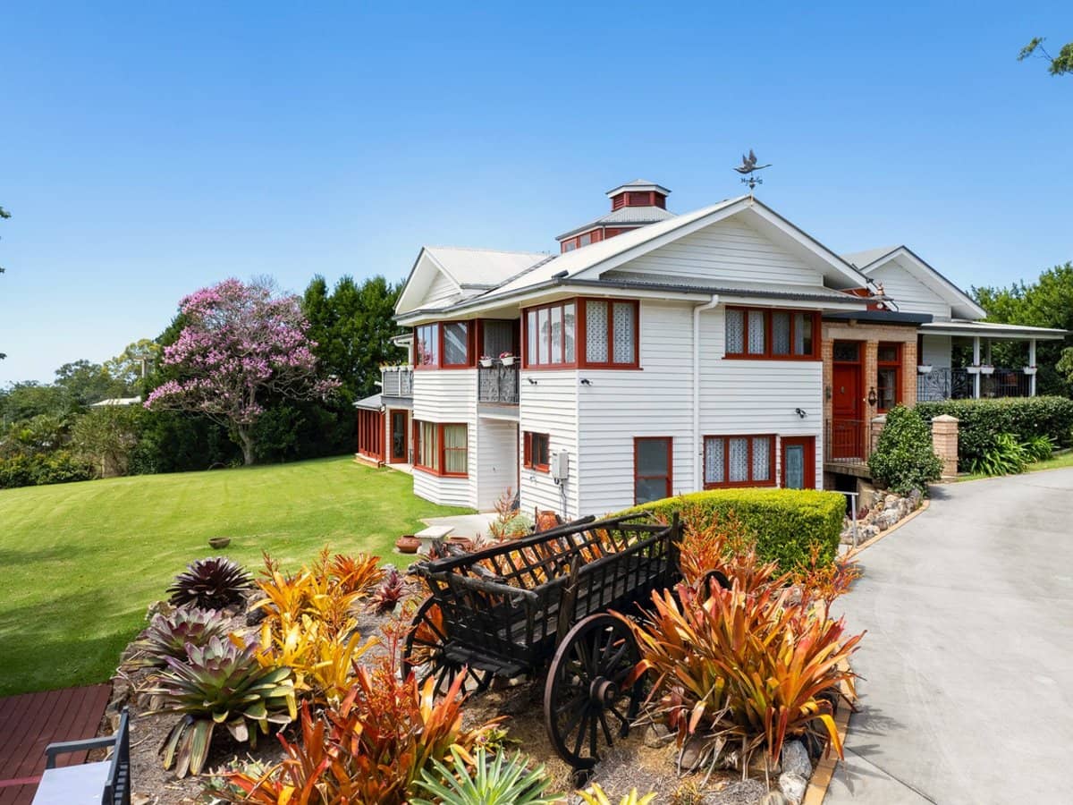 4-6 Moreton Bay Avenue, Tamborine Mountain - Thumbnail 2