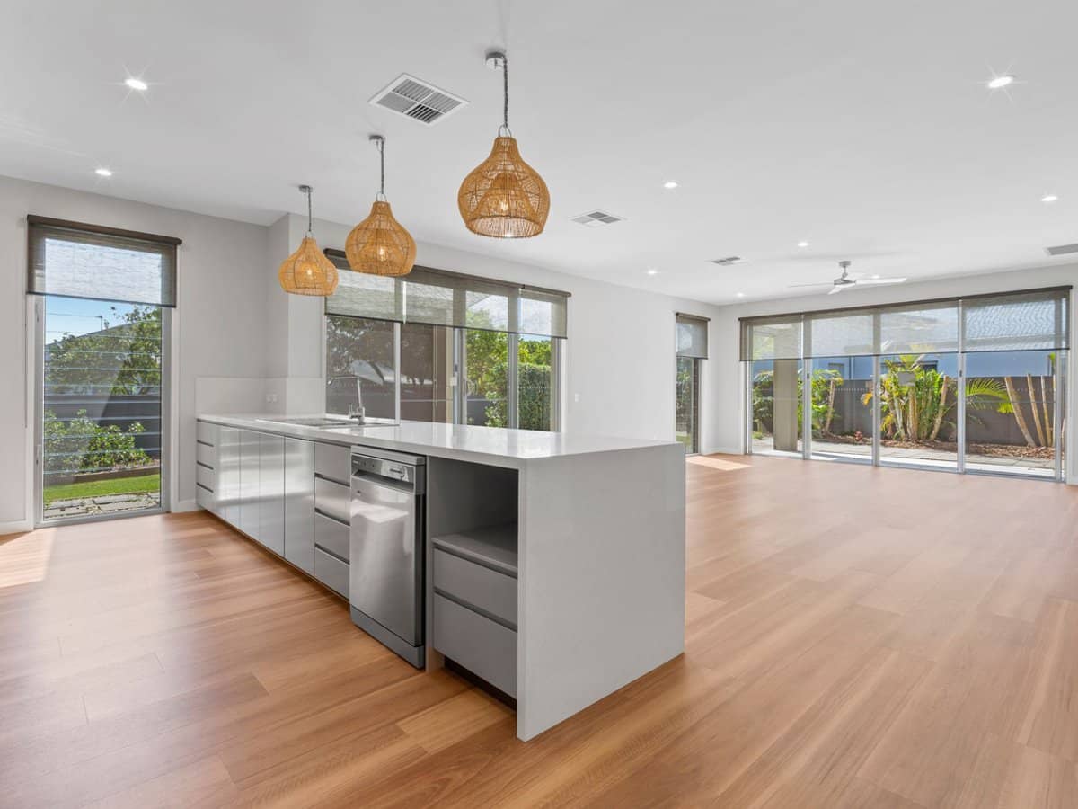 2 Ruthenium Court, HOPE ISLAND - Thumbnail 4