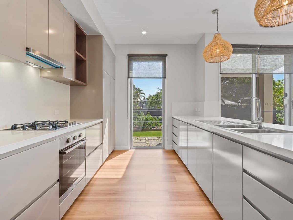 2 Ruthenium Court, HOPE ISLAND - Thumbnail 5