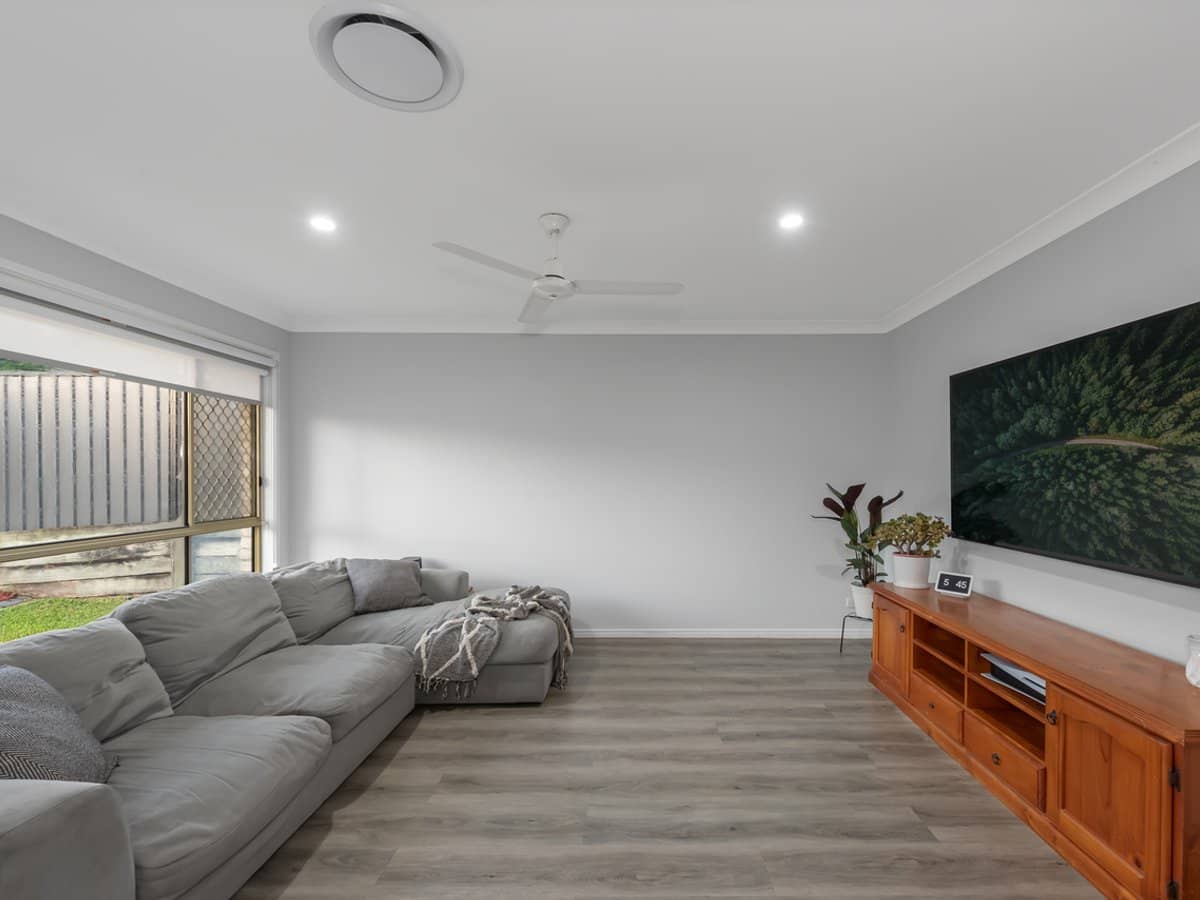 11 Redstart Street, UPPER COOMERA - Thumbnail 6