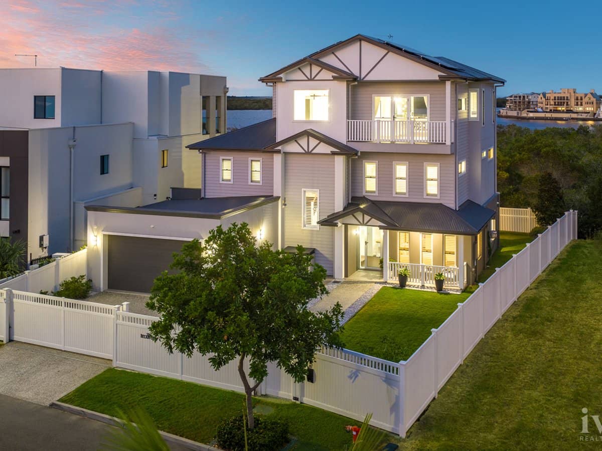 10 Belair Crescent, Paradise Point - Thumbnail 1