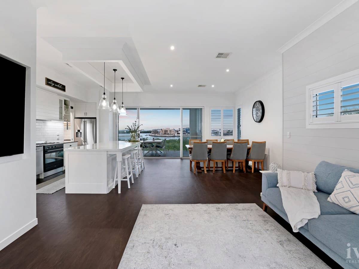 10 Belair Crescent, Paradise Point - Thumbnail 2