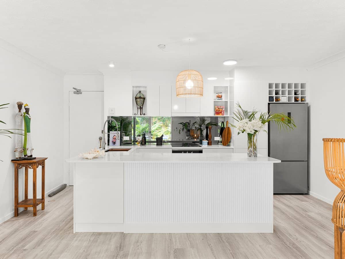 7-17 Purli Street, CHEVRON ISLAND - Thumbnail 1