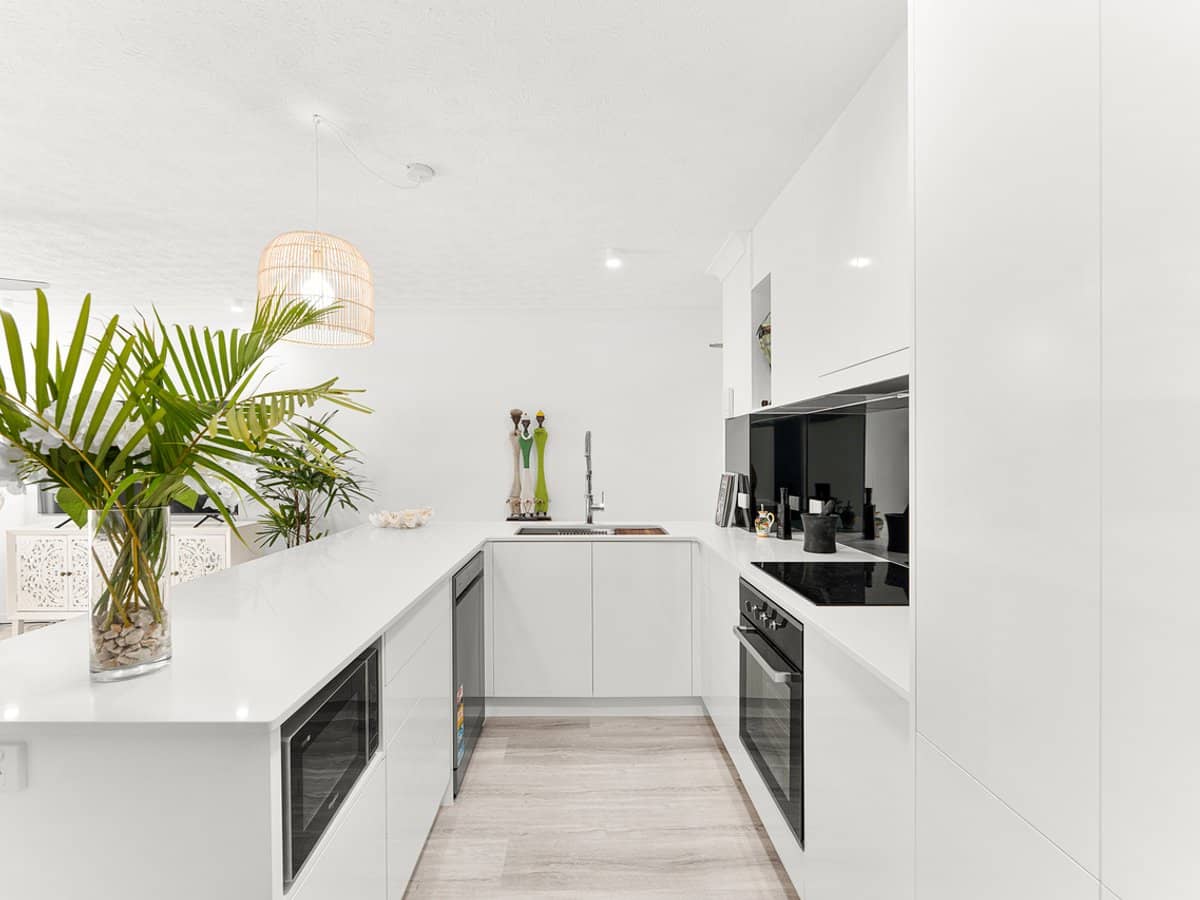 7-17 Purli Street, CHEVRON ISLAND - Thumbnail 2