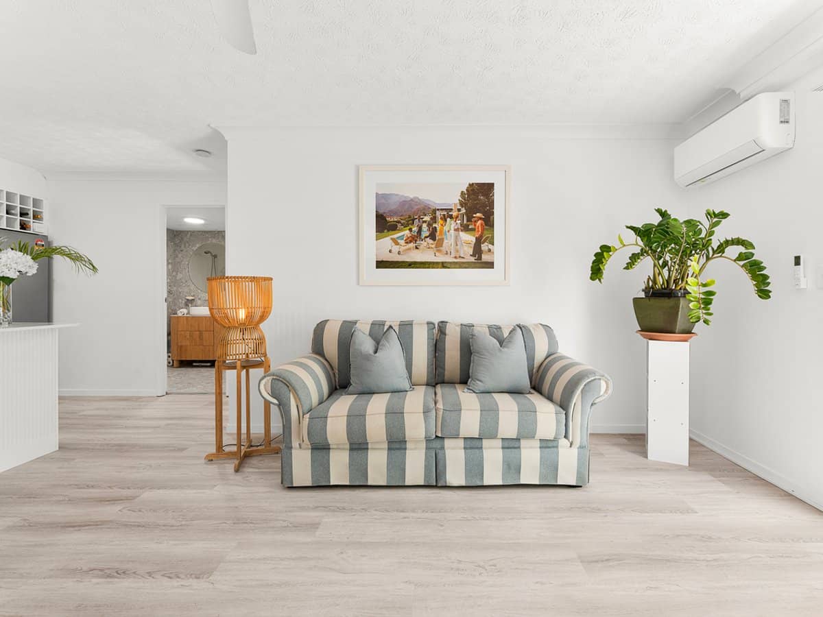 7-17 Purli Street, CHEVRON ISLAND - Thumbnail 3