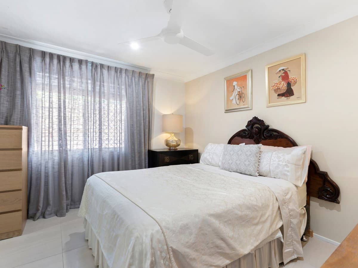 209 Sunshine Boulevard, Mermaid Waters - Thumbnail 12