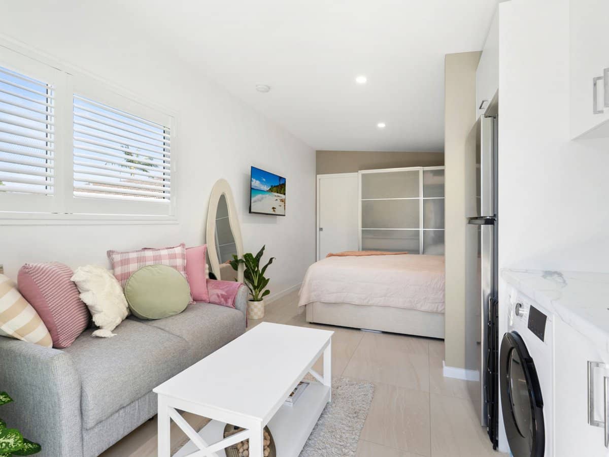 209 Sunshine Boulevard, Mermaid Waters - Thumbnail 15