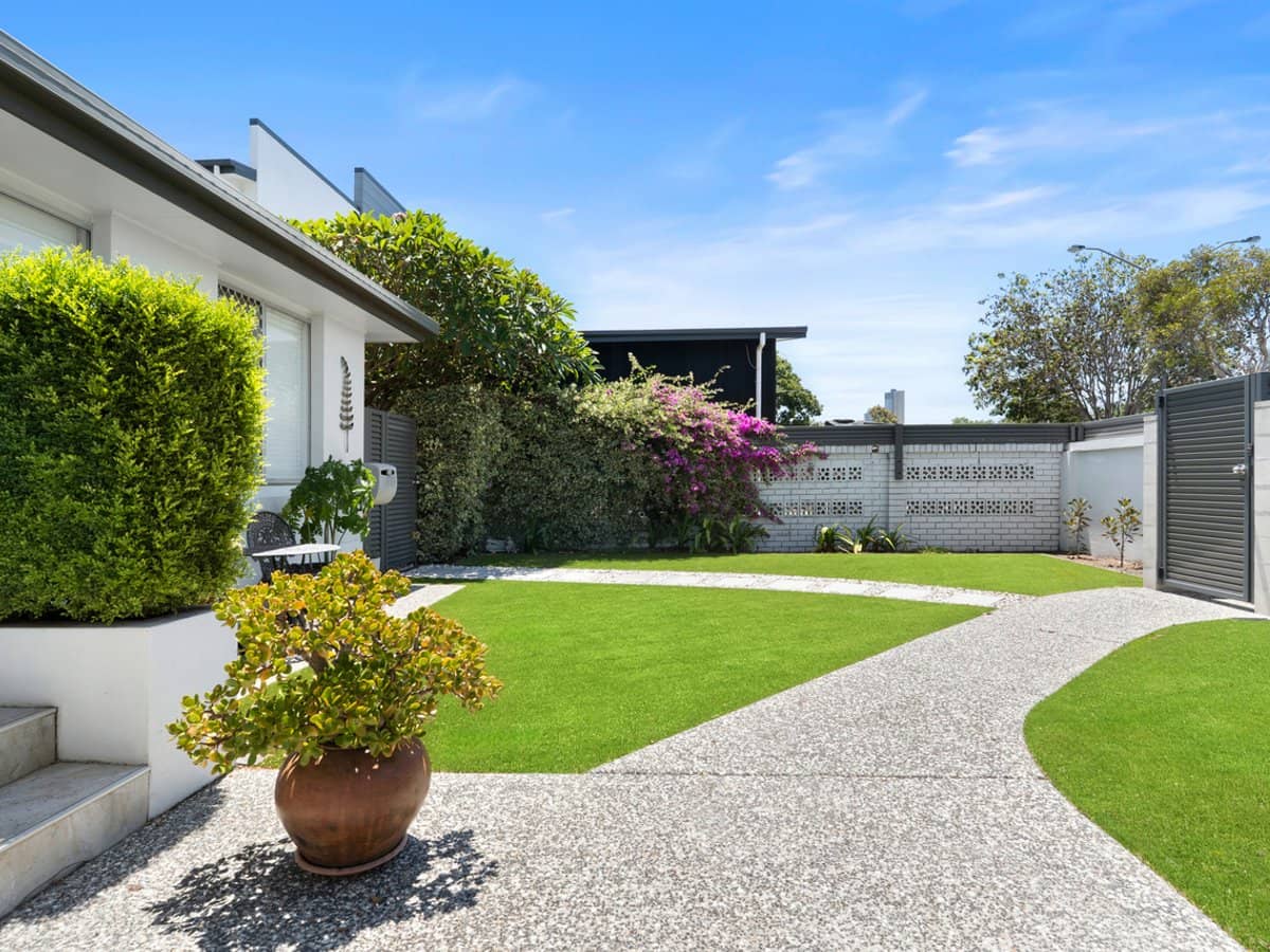 209 Sunshine Boulevard, Mermaid Waters - Thumbnail 7