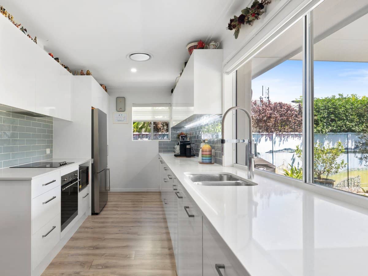 209 Sunshine Boulevard, Mermaid Waters - Thumbnail 8