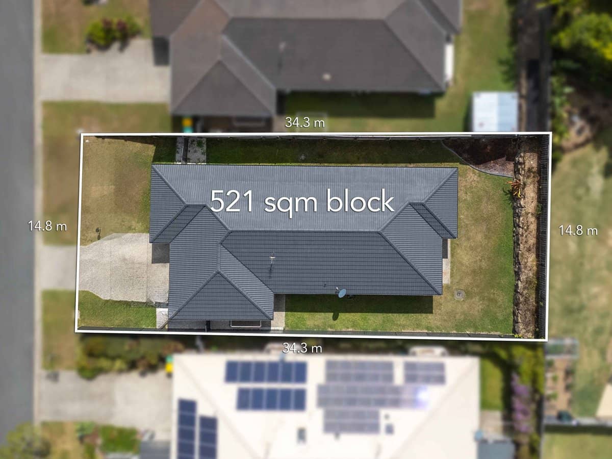 15 Hawkesbury Avenue, PACIFIC PINES - Thumbnail 2