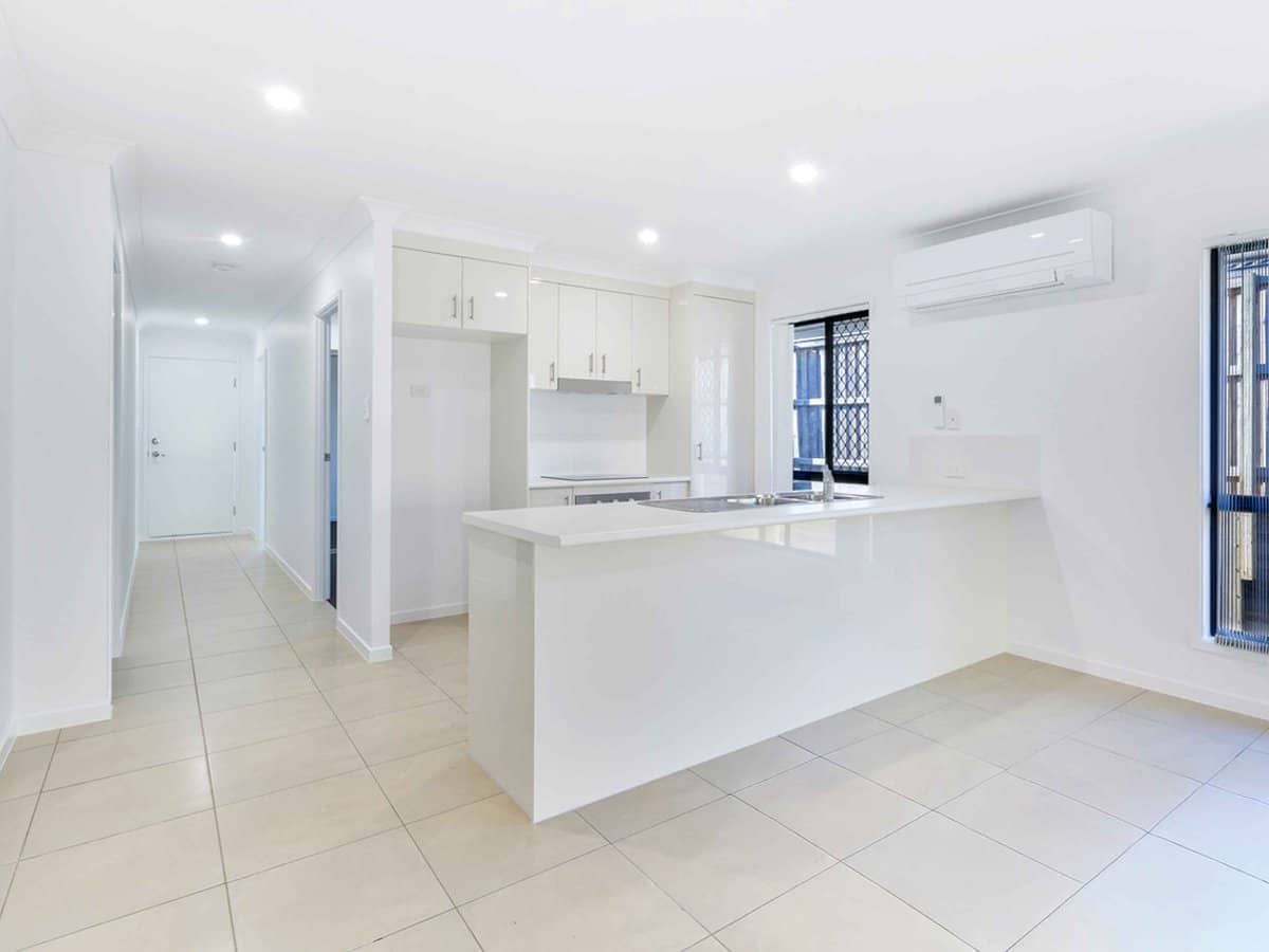 15 Hawkesbury Avenue, PACIFIC PINES - Thumbnail 9