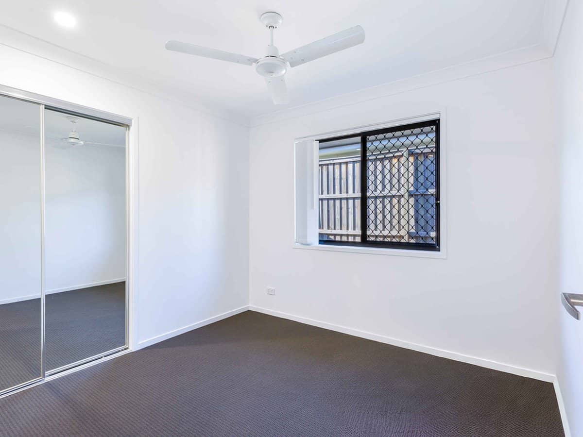 15 Hawkesbury Avenue, PACIFIC PINES - Thumbnail 10