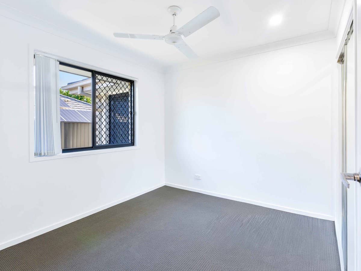 15 Hawkesbury Avenue, PACIFIC PINES - Thumbnail 12