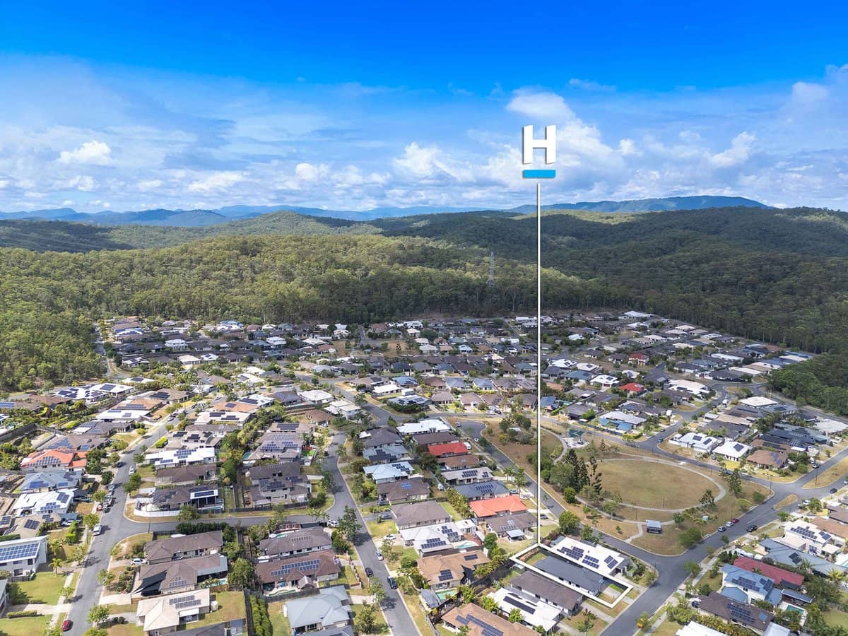 15 Hawkesbury Avenue, PACIFIC PINES - Thumbnail 18