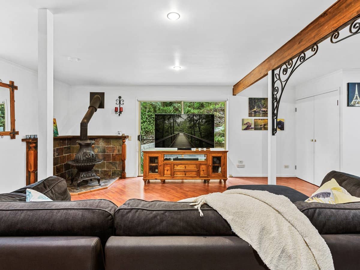 56 Waters Road, BONOGIN - Thumbnail 11