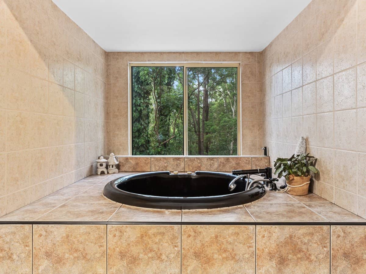 56 Waters Road, BONOGIN - Thumbnail 13