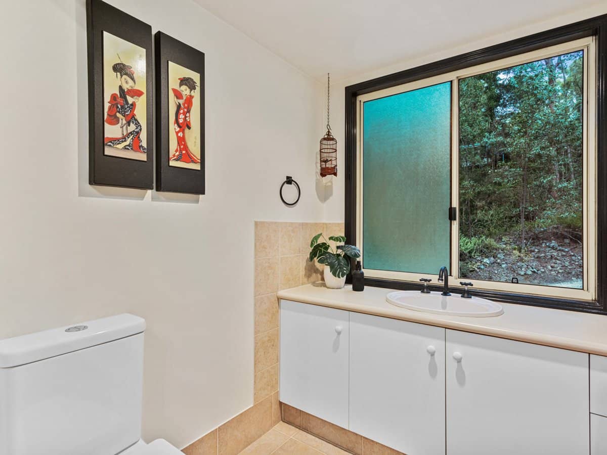 56 Waters Road, BONOGIN - Thumbnail 14