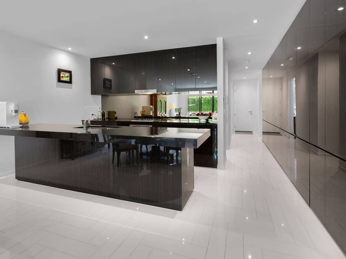 42 Theatre Drive, BENOWA - Thumbnail 2