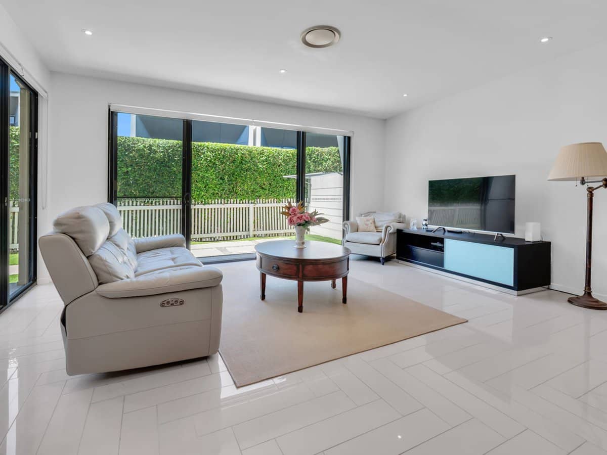 42 Theatre Drive, BENOWA - Thumbnail 10