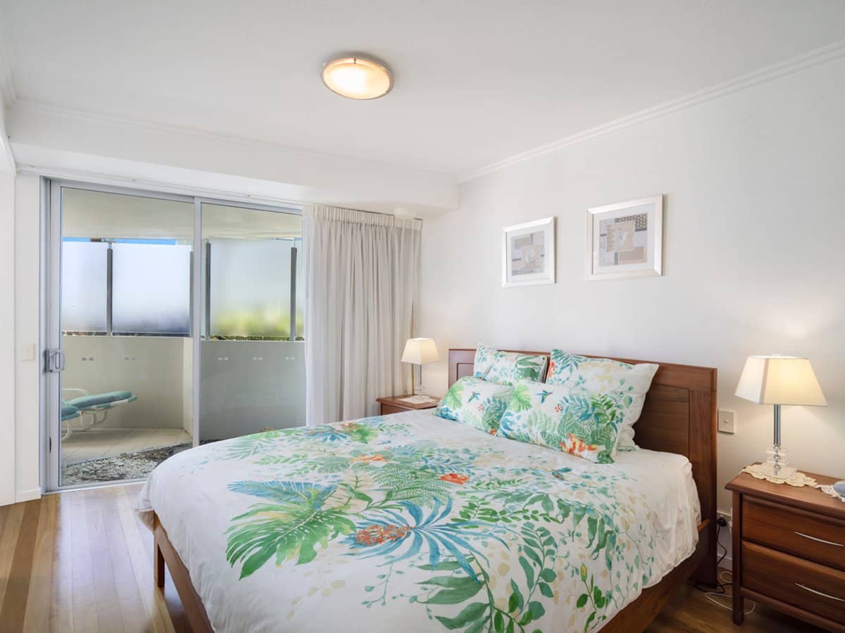 110 Marine Parade, COOLANGATTA - Thumbnail 7