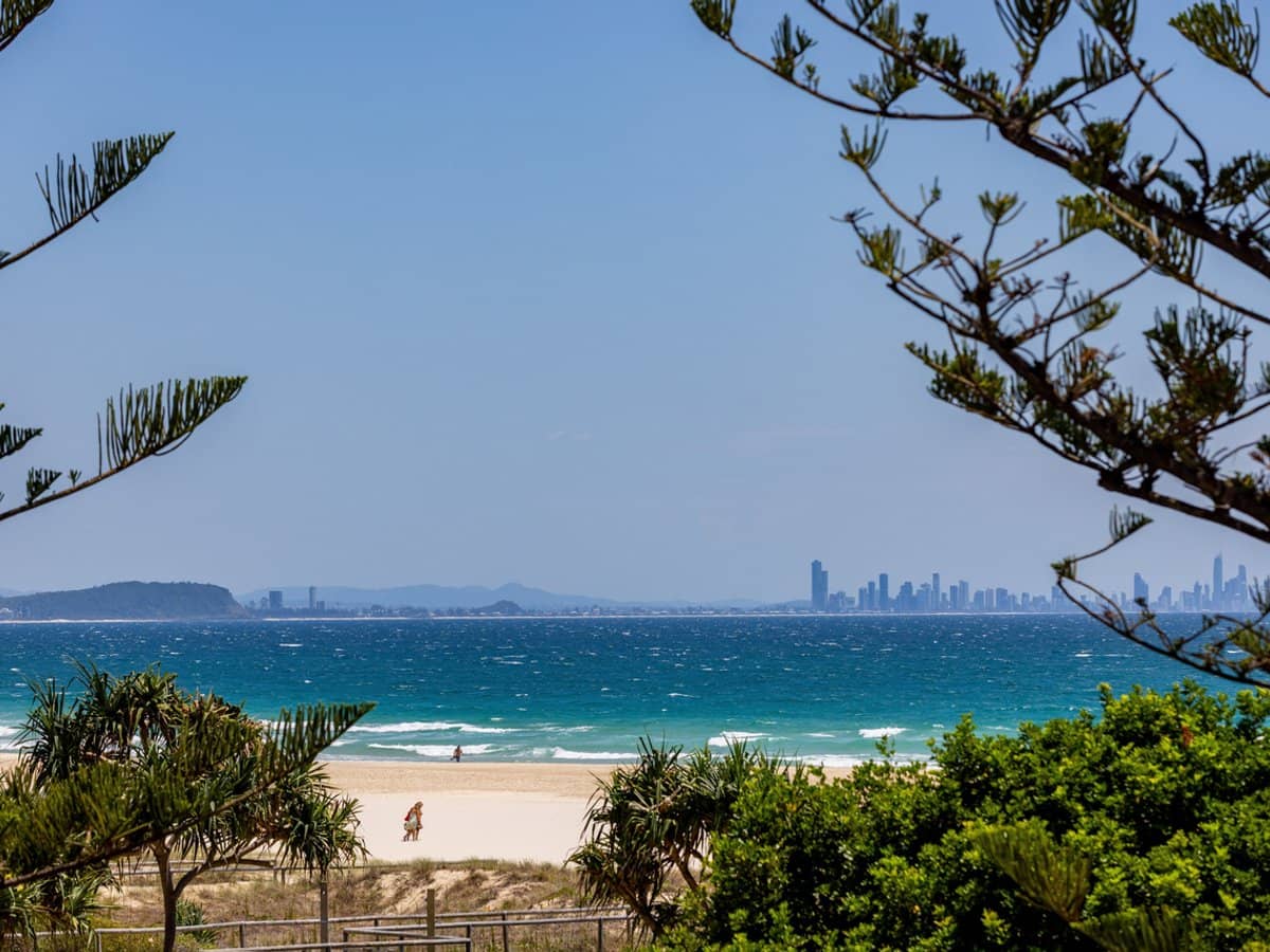 110 Marine Parade, COOLANGATTA - Thumbnail 9