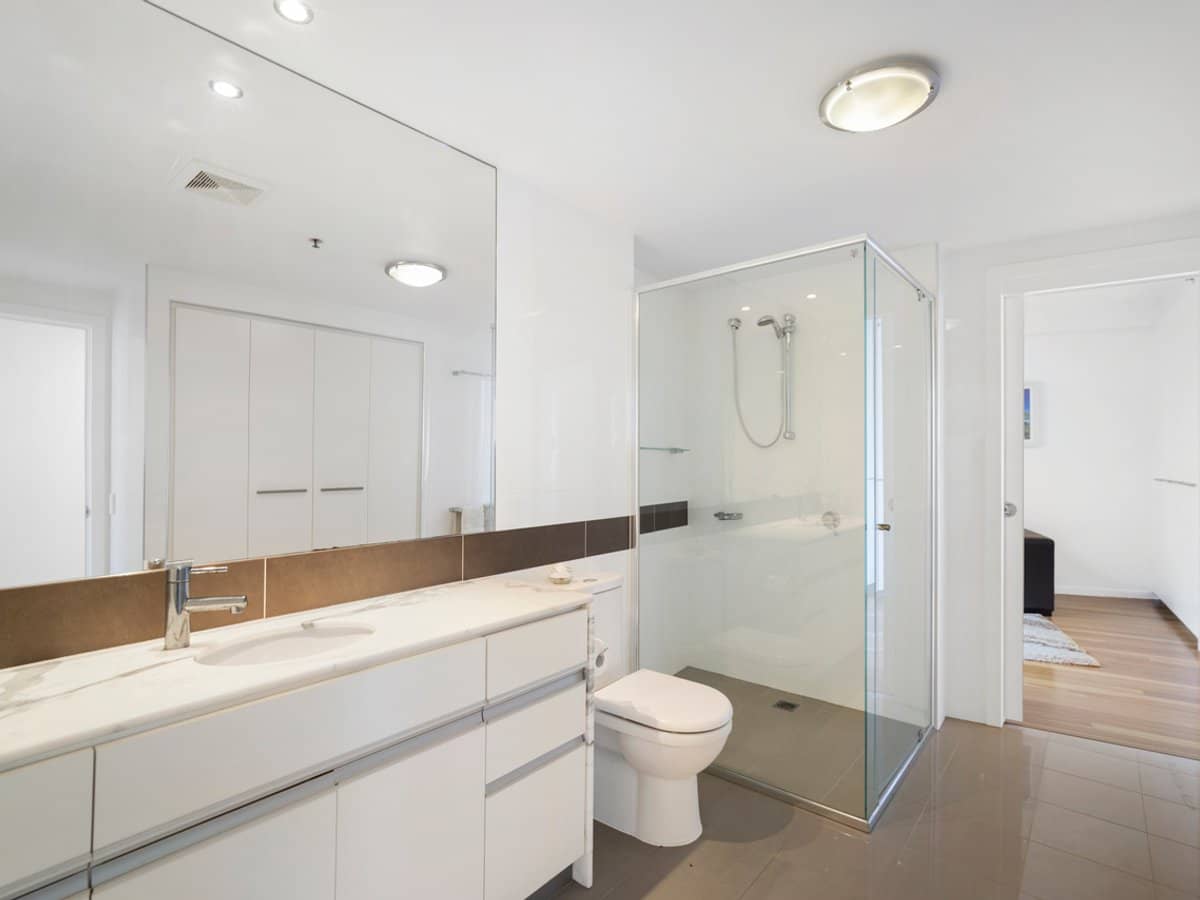 110 Marine Parade, COOLANGATTA - Thumbnail 11