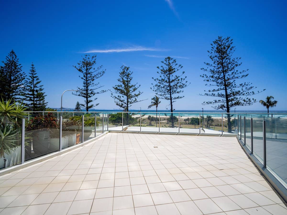 110 Marine Parade, COOLANGATTA - Thumbnail 15