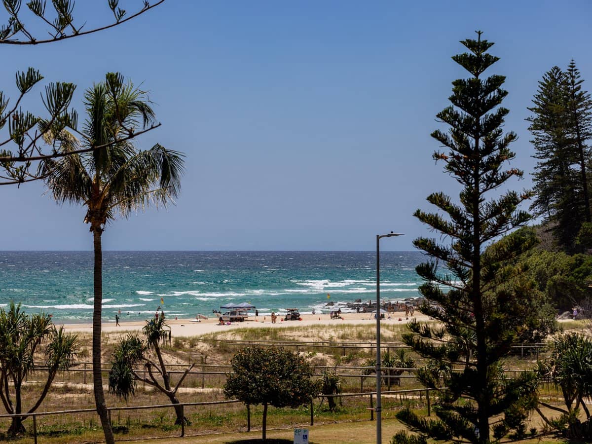 110 Marine Parade, COOLANGATTA - Thumbnail 17