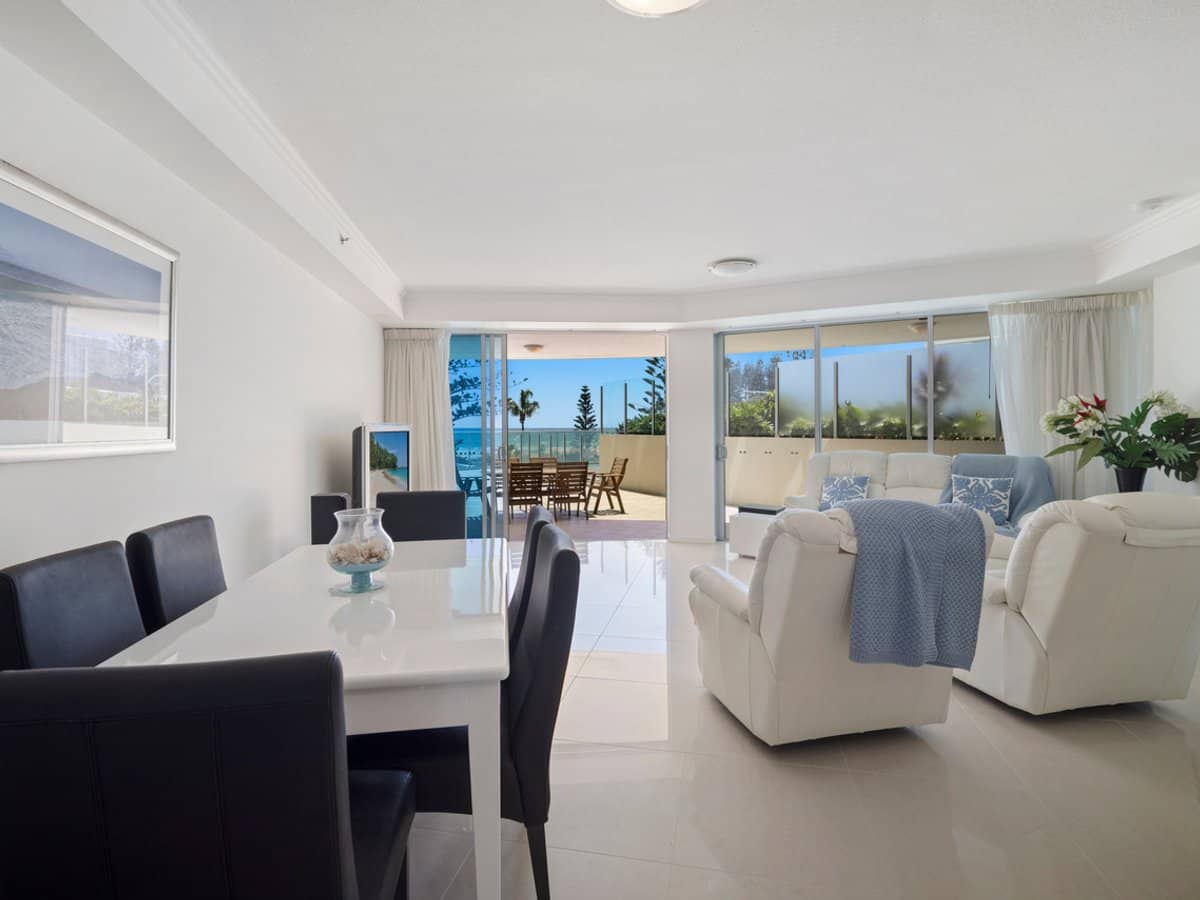 110 Marine Parade, COOLANGATTA - Thumbnail 18