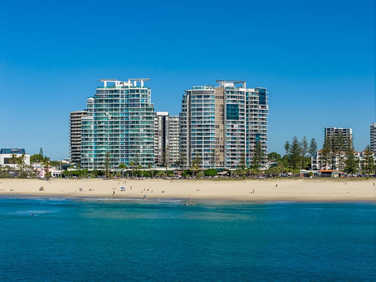 110 Marine Parade, COOLANGATTA - Thumbnail 2
