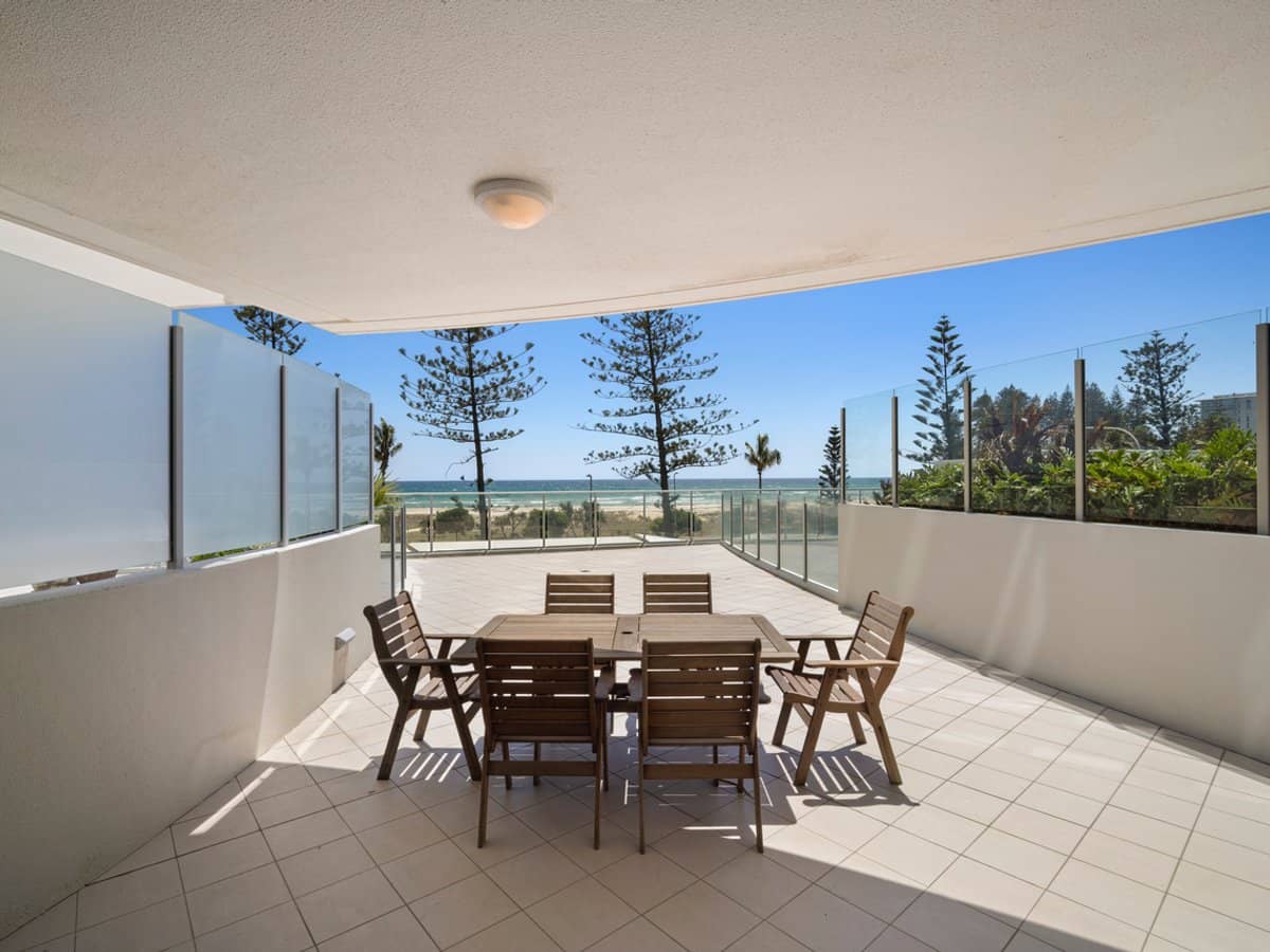110 Marine Parade, COOLANGATTA - Thumbnail 3