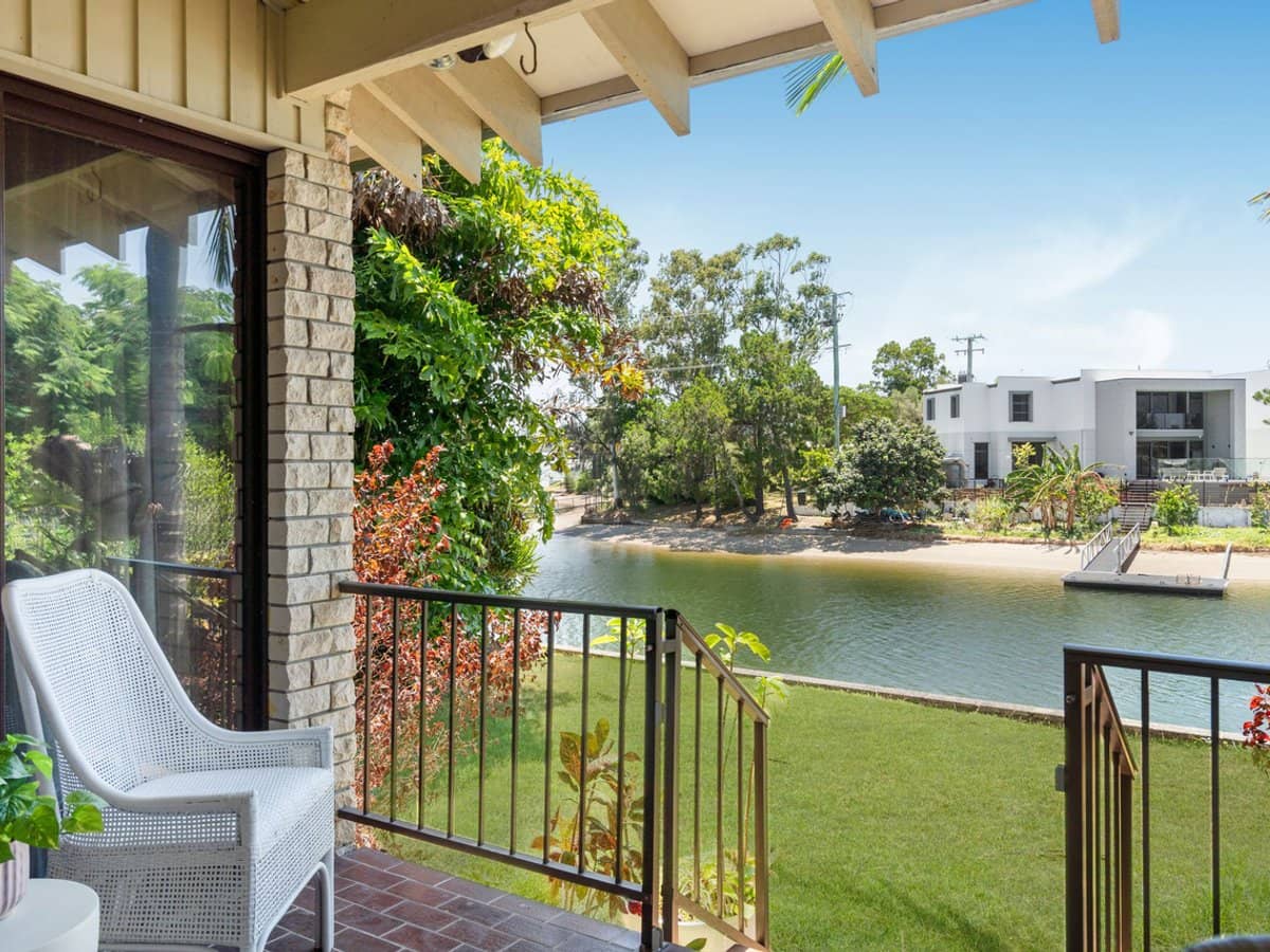 59 Hooker Boulevard, BROADBEACH WATERS - Thumbnail 1