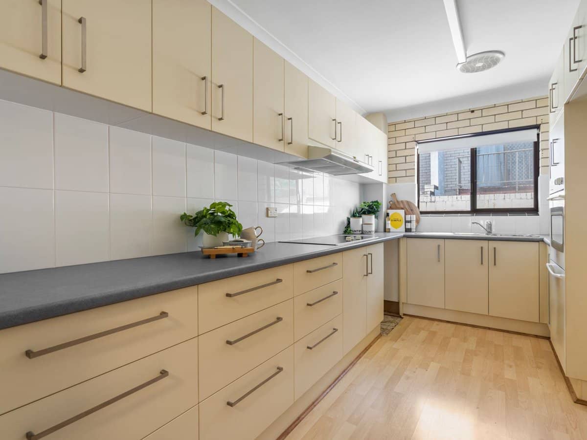 59 Hooker Boulevard, BROADBEACH WATERS - Thumbnail 11