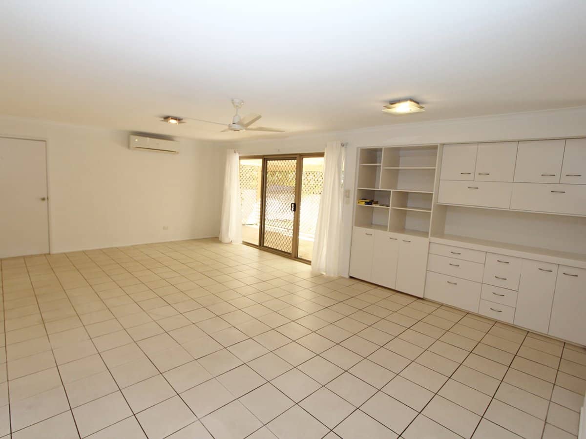 4 Manse Court, MOLENDINAR - Thumbnail 5