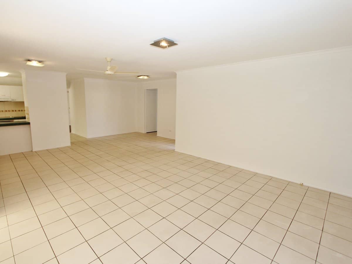 4 Manse Court, MOLENDINAR - Thumbnail 6