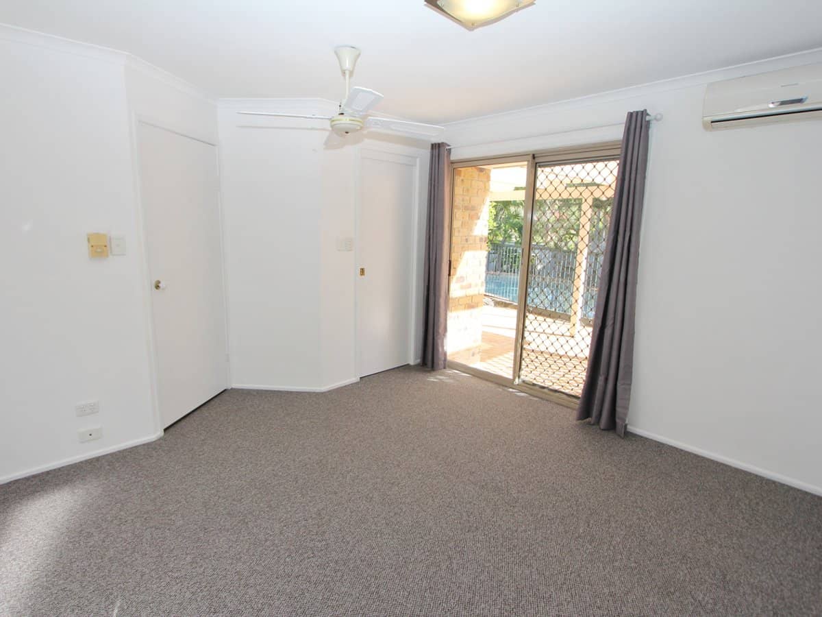 4 Manse Court, MOLENDINAR - Thumbnail 7