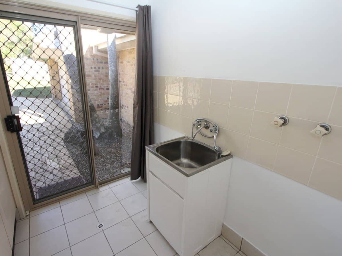 4 Manse Court, MOLENDINAR - Thumbnail 12