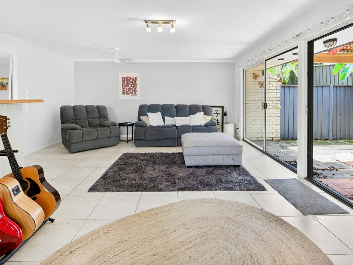 8 Tiffany Close, ROBINA - Thumbnail 7