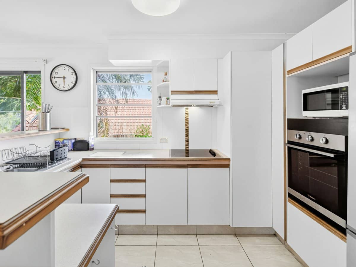 8 Tiffany Close, ROBINA - Thumbnail 9